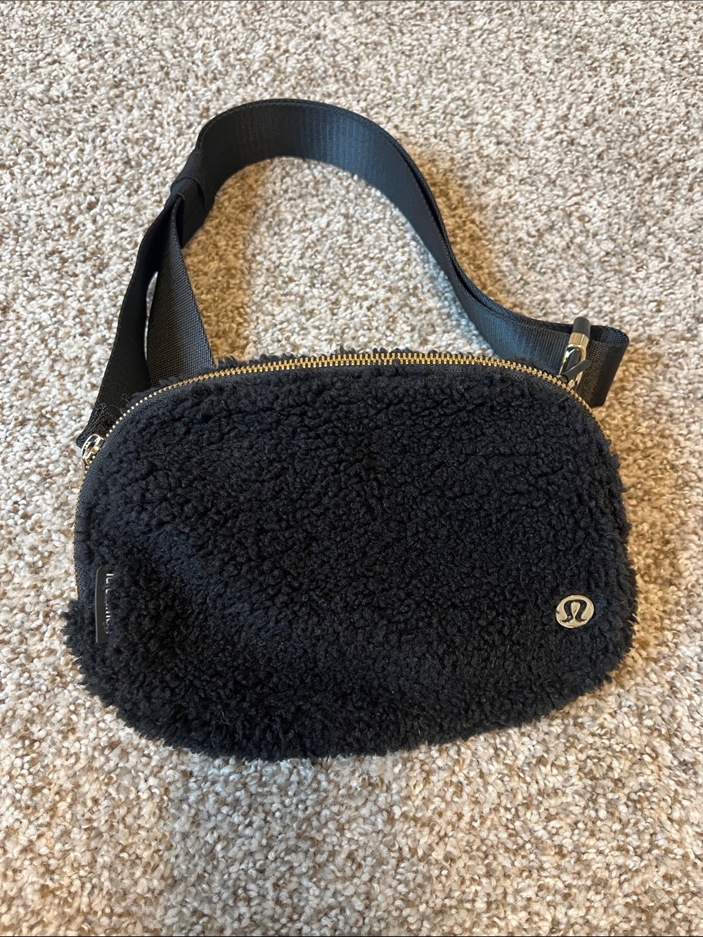 lululemon athletica Black Sherpa Crossbody Belt Bag